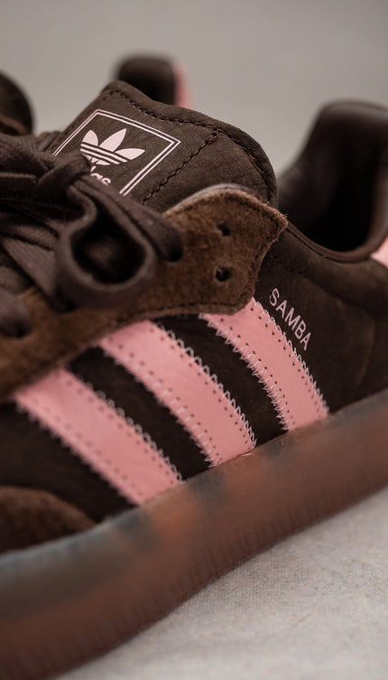 Icónicas, retro y más vigentes que nunca. Las adidas Originals <em>Samba</em> llegaron dar ese toque clásico a tu estilo, combinalas con todo. 👟