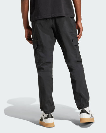 PANTALON DE BUZO ADIDAS ORIGINALS ESS WOVEN