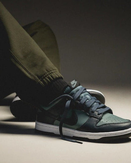 ZAPATILLA NIKE DUNK LOW RETRO PRM - BONZER