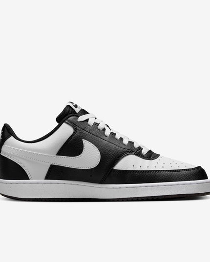 Zapatilla Nike Court Vision Lo Nn P en color negro y blanco
