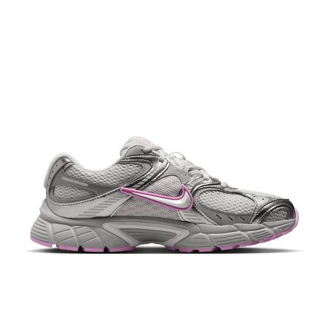 Zapatilla Nike V5 RNR en color gris y rosado