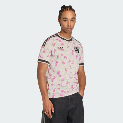 Polera Adidas Originals Polera Adidas Originals Seleccion Chilena A Jsy en color crema