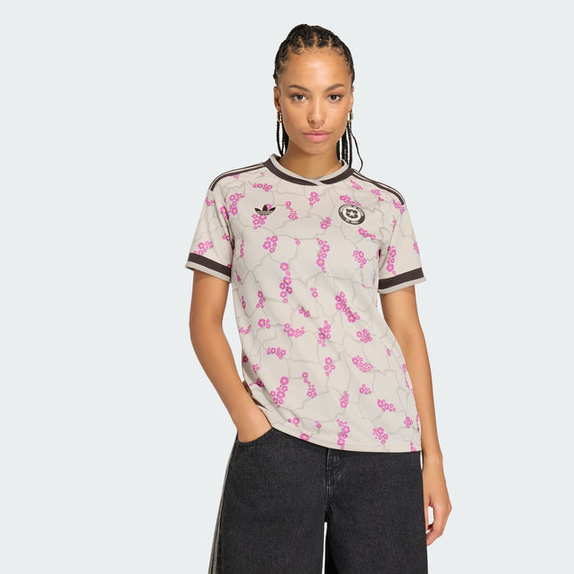 Polera Adidas Originals Seleccion Chilena A Jsy en color beige.