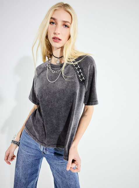 Polera FOSTER polera foster en color gris oscur