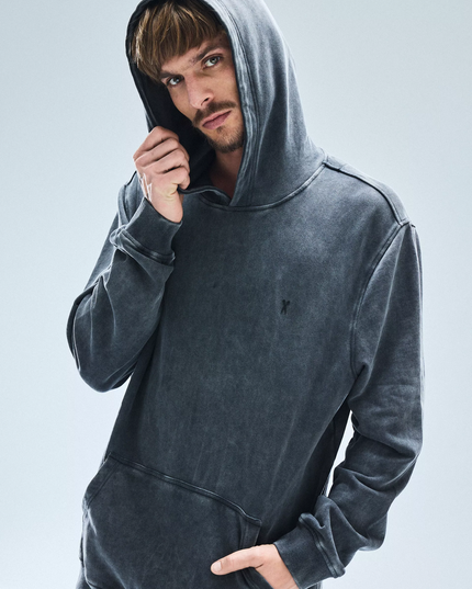 Polerón FOSTER poleron foster hoodie canguro lavado en color gris medio