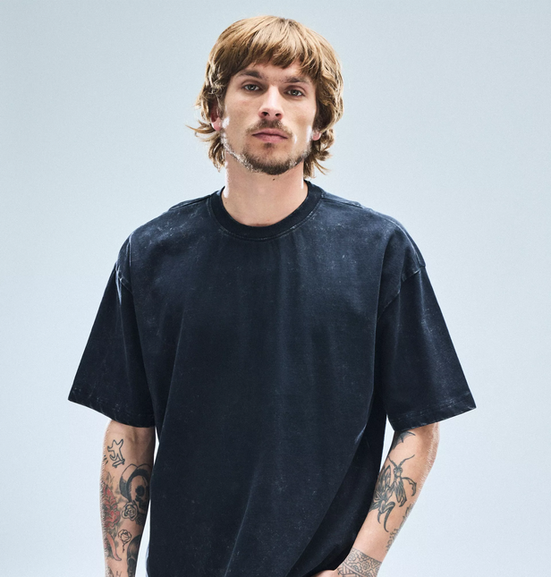 Polera FOSTER polera foster crop lavada en color negro