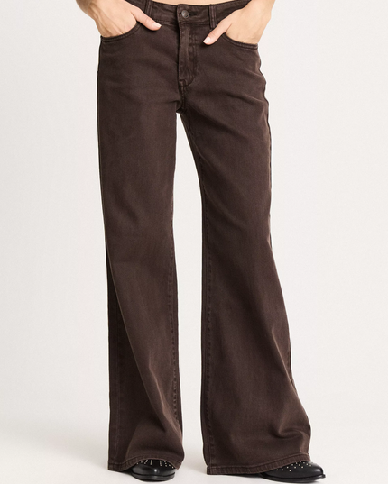 Prenda urbana Foster Jeans Foster Wide Leg en color cafe oscur