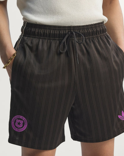 Short Adidas Originals Short Adidas Originals Seleccion Chilena Og en color café