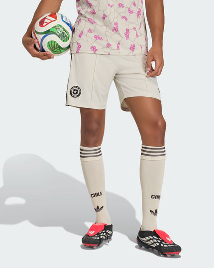Short Adidas Originals Seleccion Chilena A Sho en color beige.