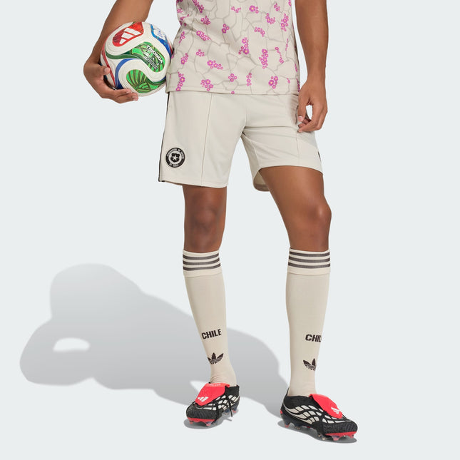 Short Adidas Originals Seleccion Chilena A Sho en color beige.