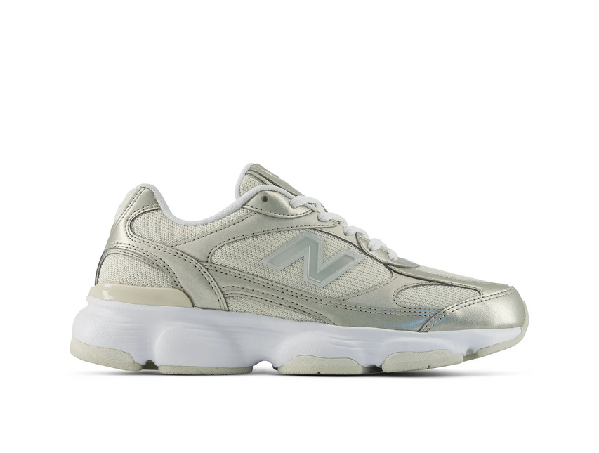 Zapatilla New Balance 603 en color lino