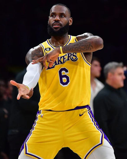 POLERA NIKE X LEBRON JAMES LOS ANGELES LAKERS ICON EDITION 22/23 - MAWI