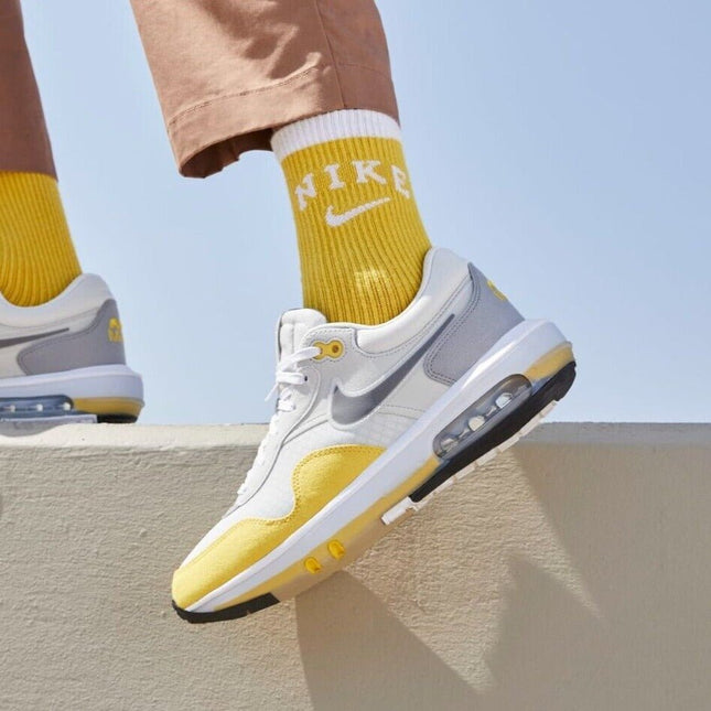 NIKE AIR MAX MOTIF SHOE