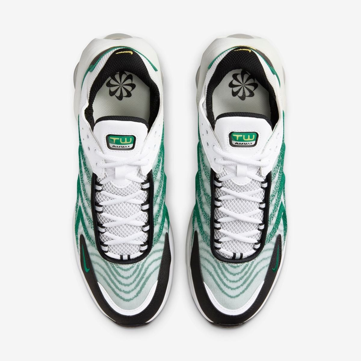 Zapatillas nike con lineas new arrivals