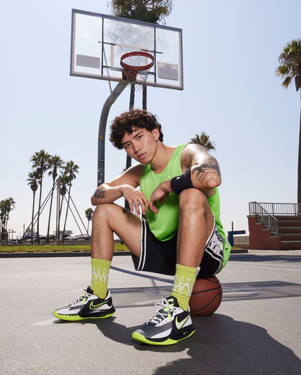 NIKE PRECISION VI SNEAKER